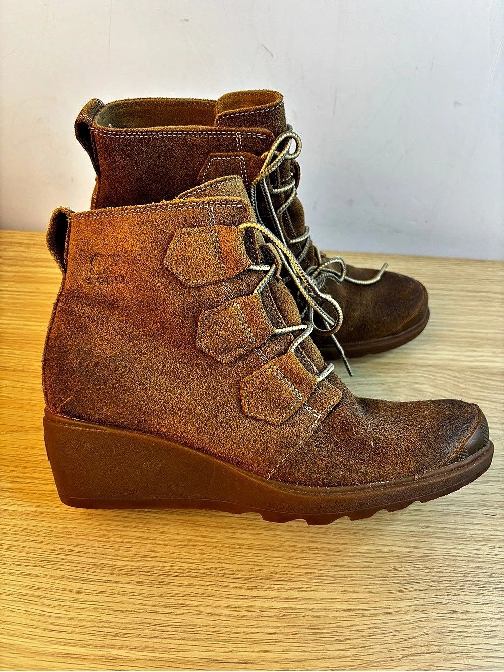 Sorel Toronto Lace Waterproof Brown Suede Wedge Boots Woman’s US 8